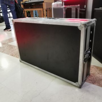 CASE CON PORTA PC PER CONTROLLER USATO